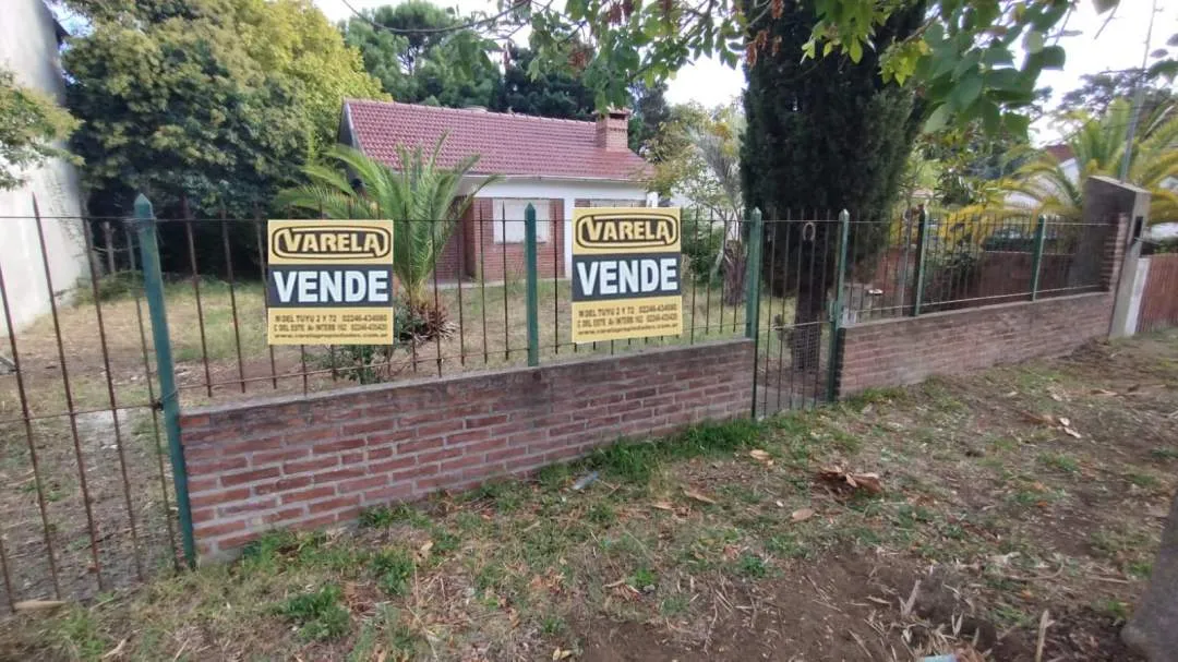 CHALET  SOBRE LOTE ARBOLADO DE 650 m2