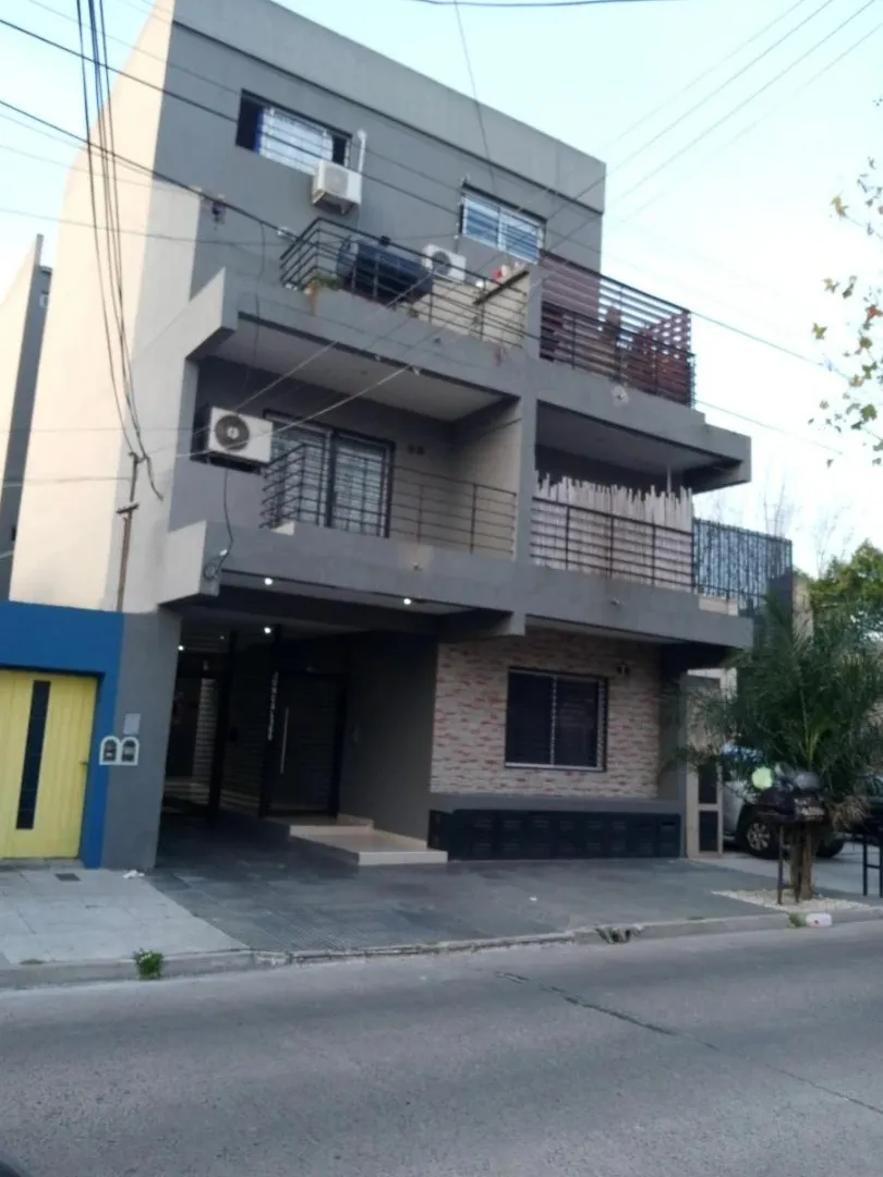 Juncal 300, Lanús Oeste, Lanús