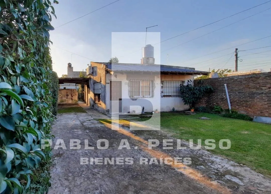 VENTA DOS CASAS, 2 Y 3 AMBIENTES. LIBERTAD, MERLO. ZONA OESTE. BUENOS AIRES