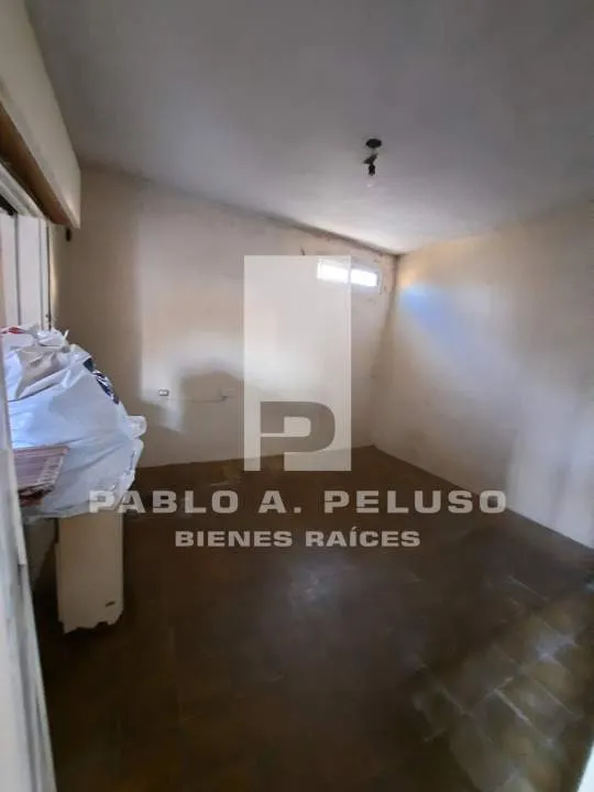 VENTA DOS CASAS, 2 Y 3 AMBIENTES. LIBERTAD, MERLO. ZONA OESTE. BUENOS AIRES