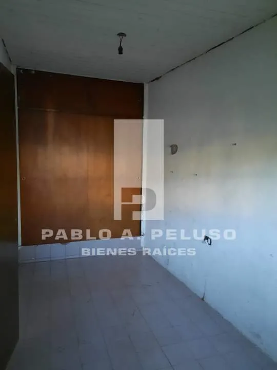 VENTA DOS CASAS, 2 Y 3 AMBIENTES. LIBERTAD, MERLO. ZONA OESTE. BUENOS AIRES