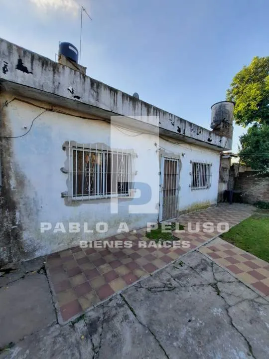VENTA DOS CASAS, 2 Y 3 AMBIENTES. LIBERTAD, MERLO. ZONA OESTE. BUENOS AIRES