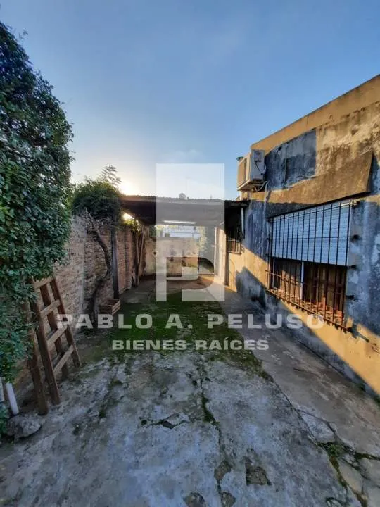 VENTA DOS CASAS, 2 Y 3 AMBIENTES. LIBERTAD, MERLO. ZONA OESTE. BUENOS AIRES