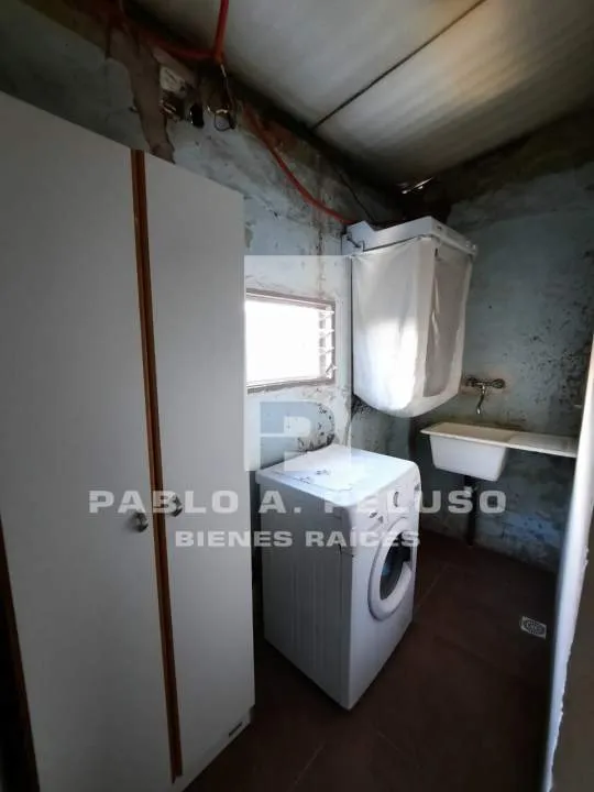 VENTA DOS CASAS, 2 Y 3 AMBIENTES. LIBERTAD, MERLO. ZONA OESTE. BUENOS AIRES