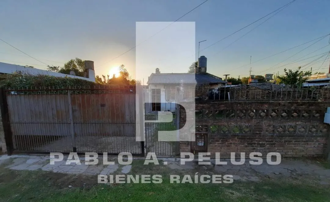 VENTA DOS CASAS, 2 Y 3 AMBIENTES. LIBERTAD, MERLO. ZONA OESTE. BUENOS AIRES