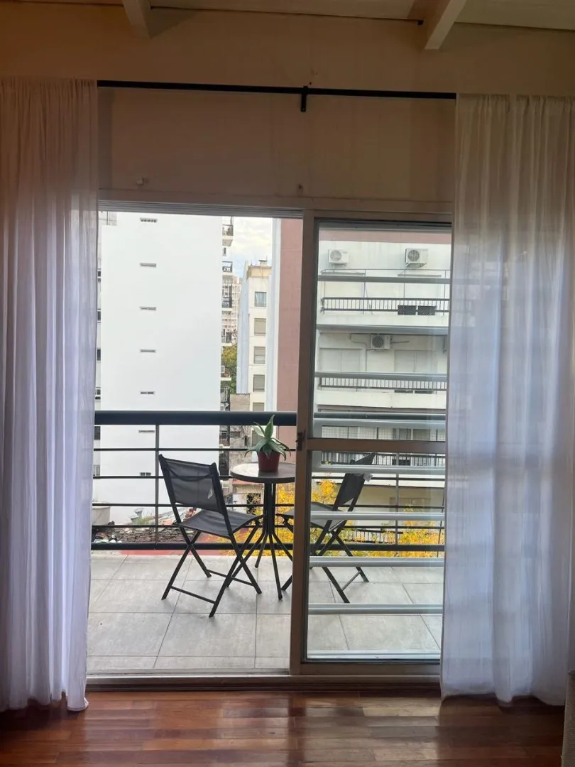 Excelente Duplex En Colegiales En Piso Alto.