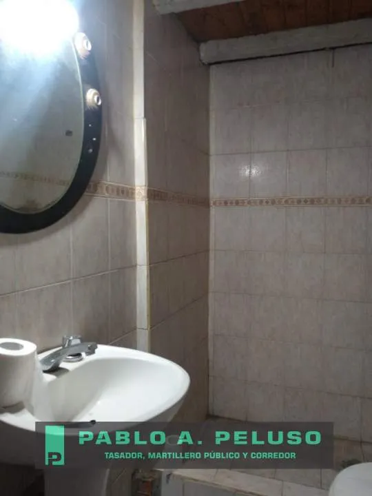 VENTA CASA Y 4 DEPARTAMENTOS. LIBERTAD, MERLO. ZONA OESTE. BUENOS AIRES