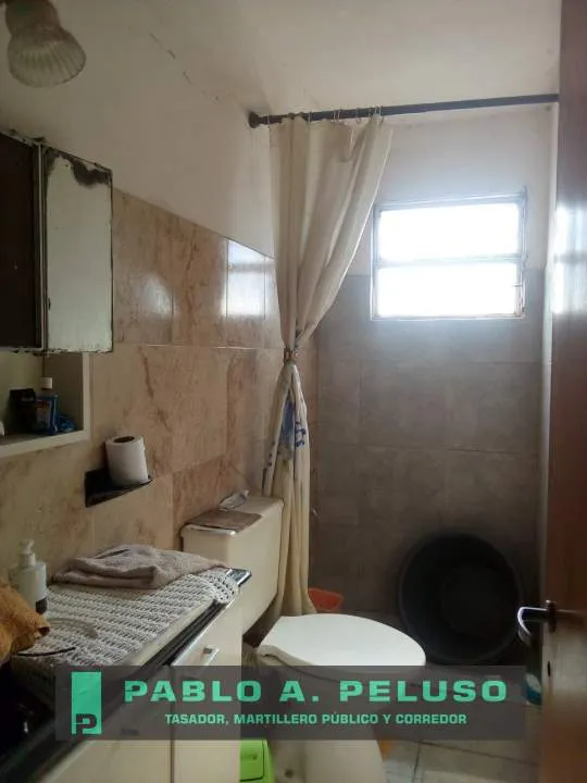 VENTA CASA Y 4 DEPARTAMENTOS. LIBERTAD, MERLO. ZONA OESTE. BUENOS AIRES
