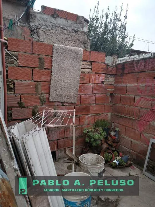 VENTA CASA Y 4 DEPARTAMENTOS. LIBERTAD, MERLO. ZONA OESTE. BUENOS AIRES