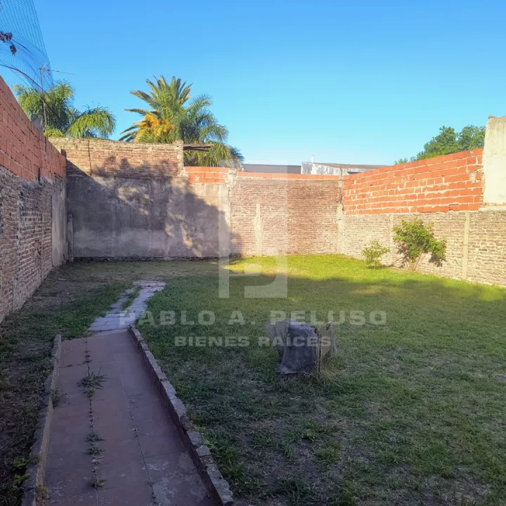 CASA 2 AMBIENTES. PARQUE SAN MARTIN, MERLO. ZONA OESTE. BUENOS AIRES