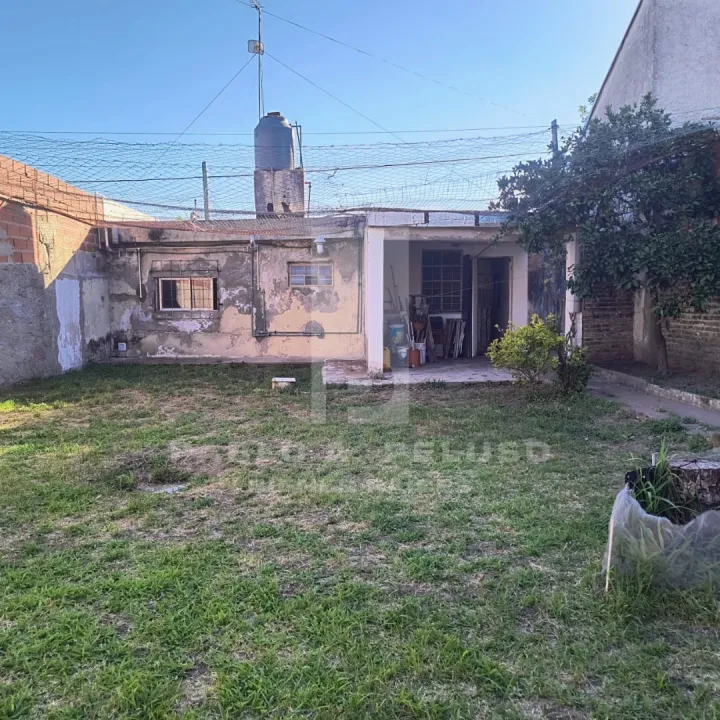 CASA 2 AMBIENTES. PARQUE SAN MARTIN, MERLO. ZONA OESTE. BUENOS AIRES