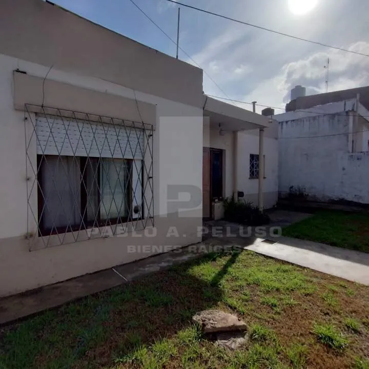 VENTA CASA 3 AMBIENTES Y DEPARTAMENTO 2 AMBIENTES. SAN ANTONIO DE PADUA, MERLO. ZONA OESTE. BUENOS AIRES