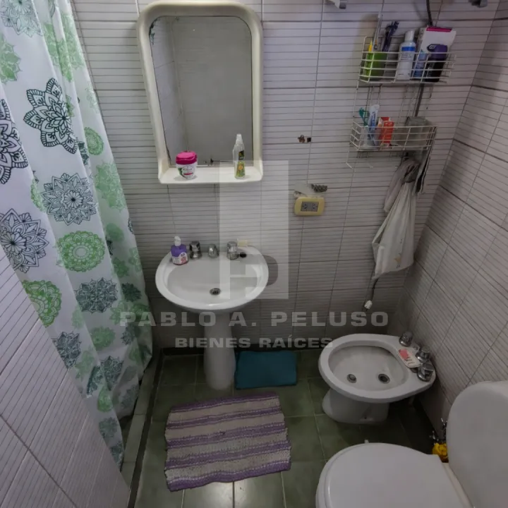 VENTA CASA 4 AMBIENTES EN ZONA OESTE. BUENOS AIRES.
