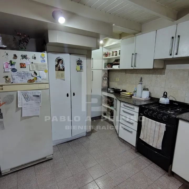 VENTA CASA 4 AMBIENTES EN ZONA OESTE. BUENOS AIRES.