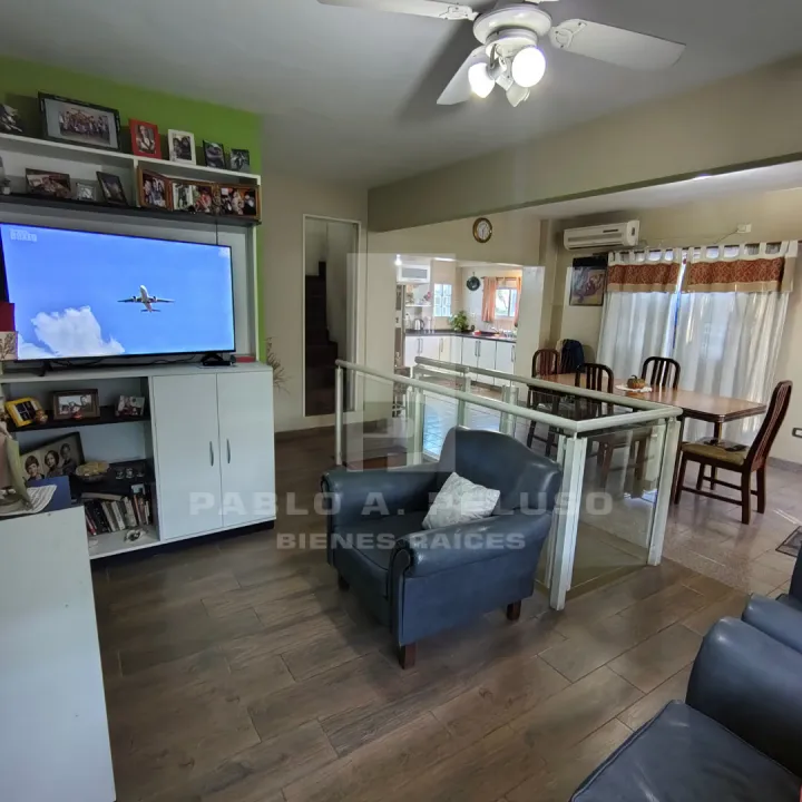 VENTA CASA 4 AMBIENTES EN ZONA OESTE. BUENOS AIRES.