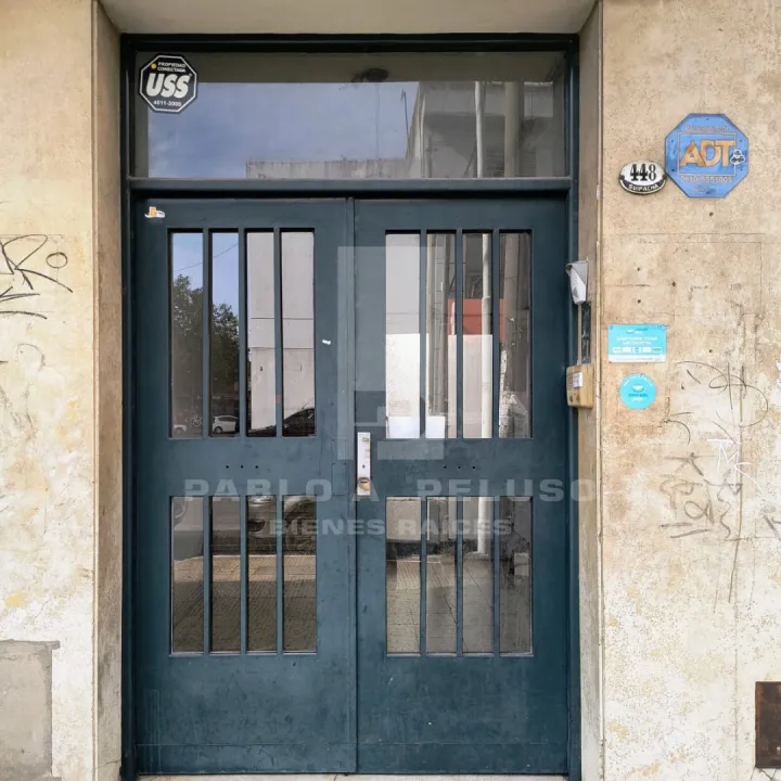 VENTA DE DEPARTAMENTO INTERNO PLANTA BAJA EN EL CENTRO DE MERLO. ZONA OESTE. BUENOS AIRES.