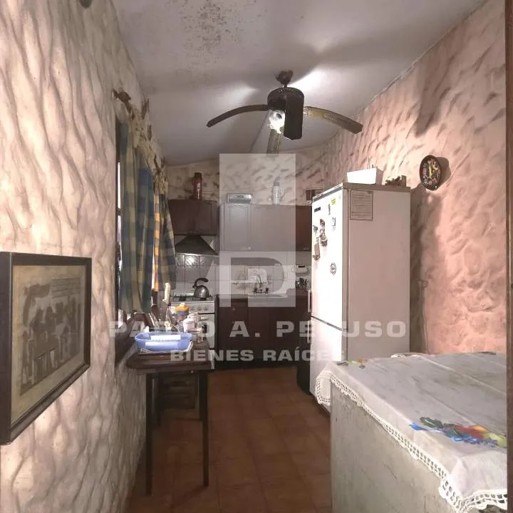 CASA, OFICINA Y COCHERAS. MERLO. ZONA OESTE. BUENOS AIRES