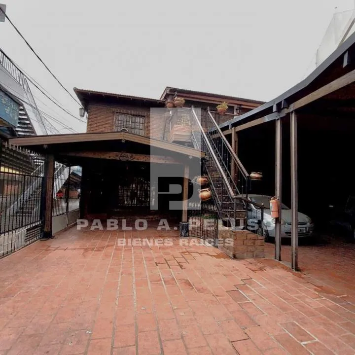 CASA, OFICINA Y COCHERAS. MERLO. ZONA OESTE. BUENOS AIRES