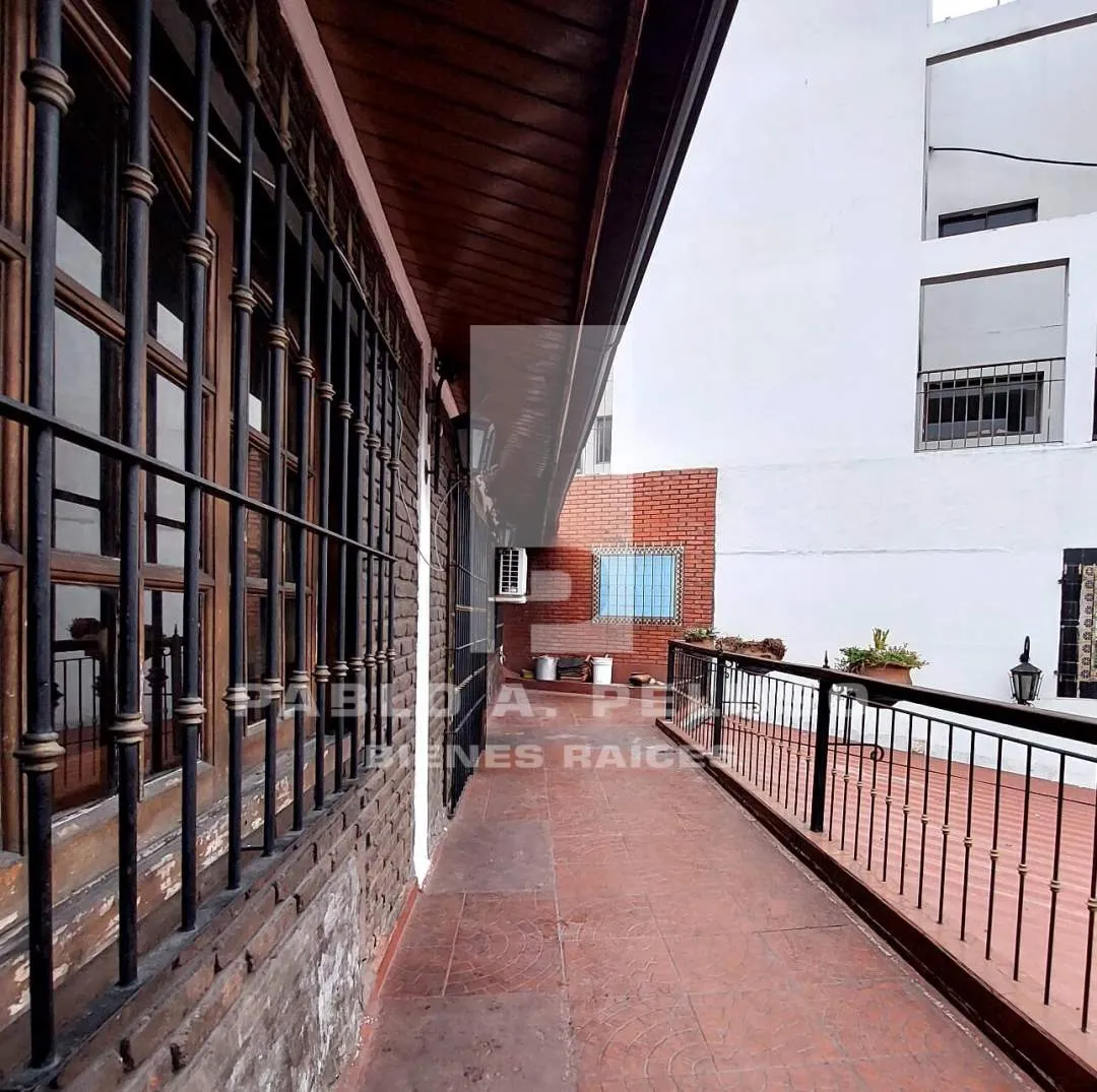 CASA, OFICINA Y COCHERAS. MERLO. ZONA OESTE. BUENOS AIRES
