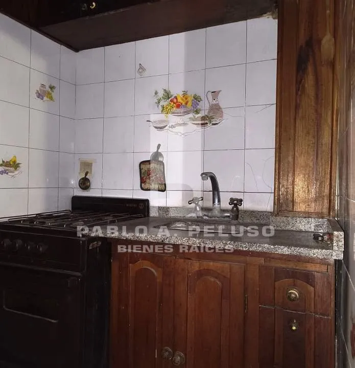 CASA, OFICINA Y COCHERAS. MERLO. ZONA OESTE. BUENOS AIRES