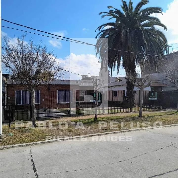VENTA CASA 4 AMBIENTES Y MONOAMBIENTE EN MERLO. ZONA OESTE. BUENOS AIRES.