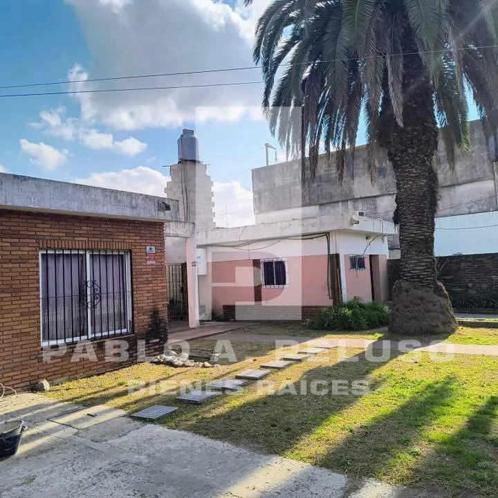 VENTA CASA 4 AMBIENTES Y MONOAMBIENTE EN MERLO. ZONA OESTE. BUENOS AIRES.