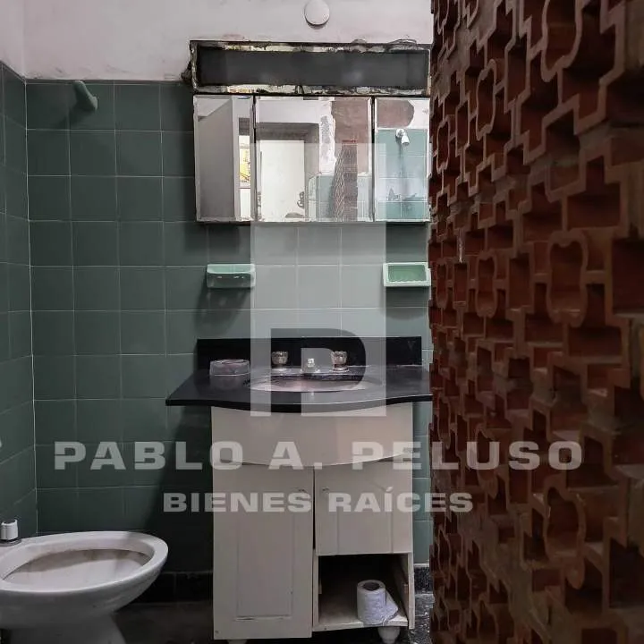 VENTA CASA 4 AMBIENTES Y MONOAMBIENTE EN MERLO. ZONA OESTE. BUENOS AIRES.