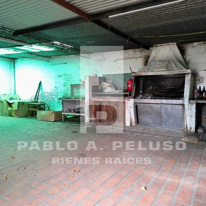 VENTA CASA 4 AMBIENTES Y MONOAMBIENTE EN MERLO. ZONA OESTE. BUENOS AIRES.