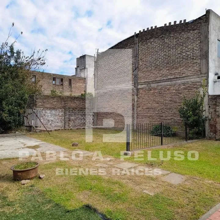 VENTA CASA 4 AMBIENTES Y MONOAMBIENTE EN MERLO. ZONA OESTE. BUENOS AIRES.