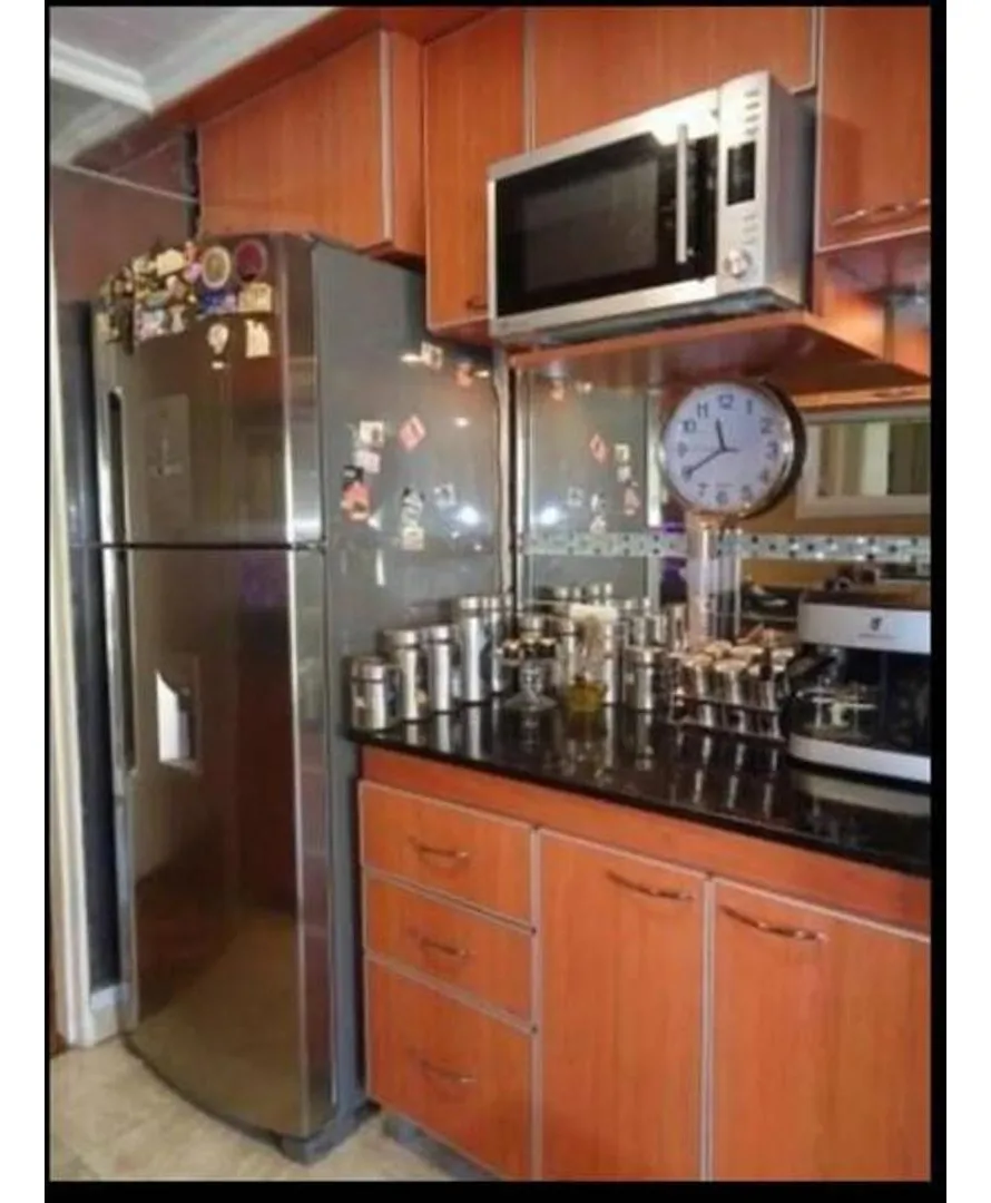 Excelente Departamento De 3 Ambientes Con Patio En Almagro.