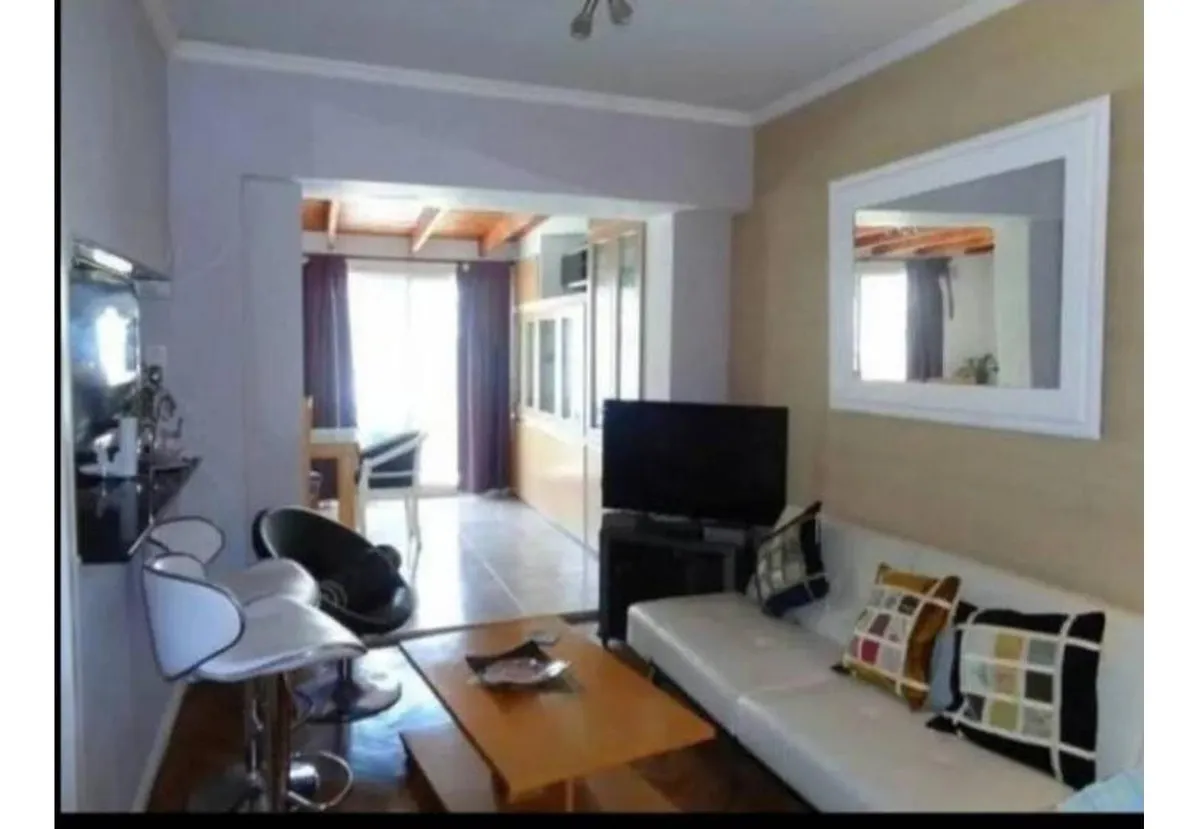 Excelente Departamento De 3 Ambientes Con Patio En Almagro.