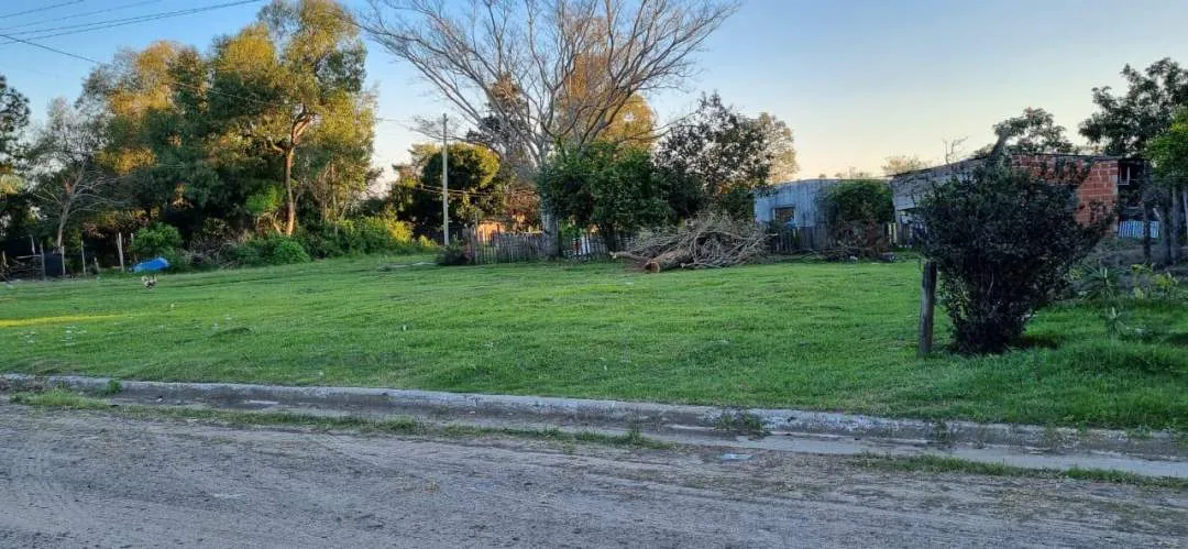 Terreno Esquina calles 3 de Abril y Genaro de Astrada