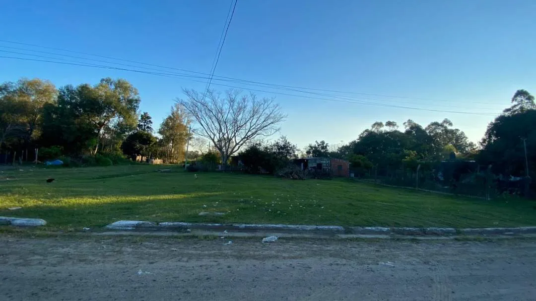 Terreno Esquina calles 3 de Abril y Genaro de Astrada