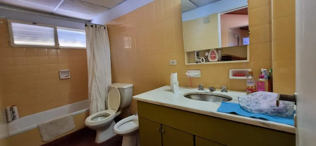 Casa en B° Gral. San Martín ("Las Mil") calle D casa 41- frente a la plaza y al centro comercial