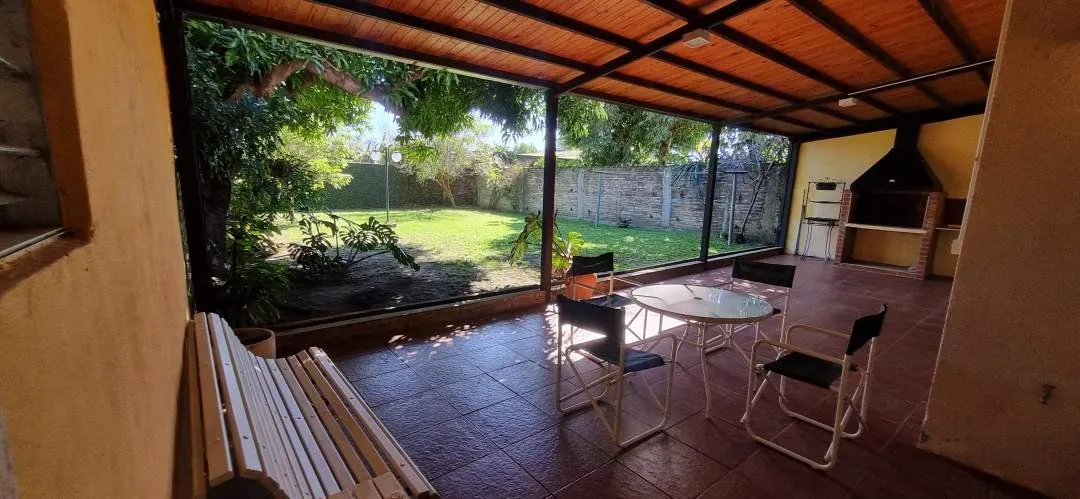 Casa en B° Gral. San Martín ("Las Mil") calle D casa 41- frente a la plaza y al centro comercial