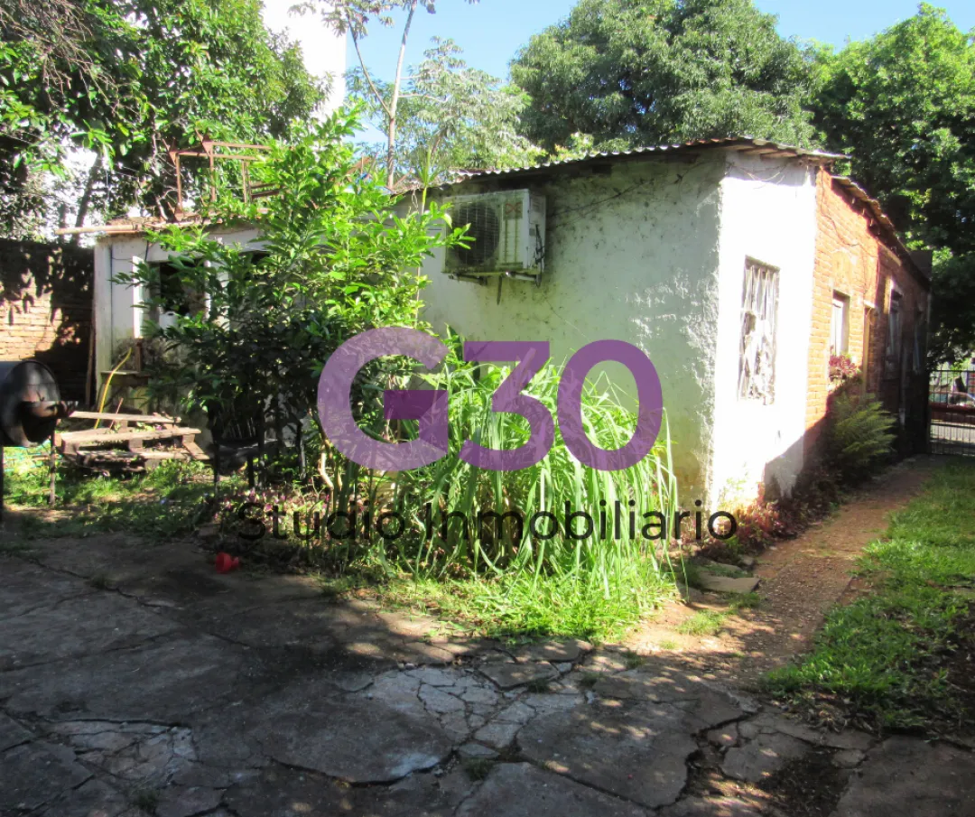 Excelente Terreno sobre Av. Mitre con casa a reciclar.