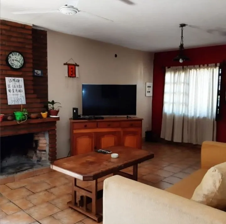 Amplia casa  cerca del centroPosadas