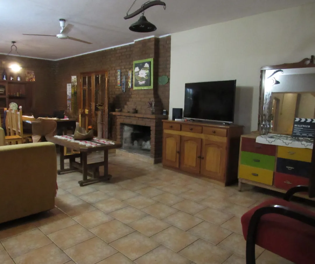 Amplia casa  cerca del centroPosadas