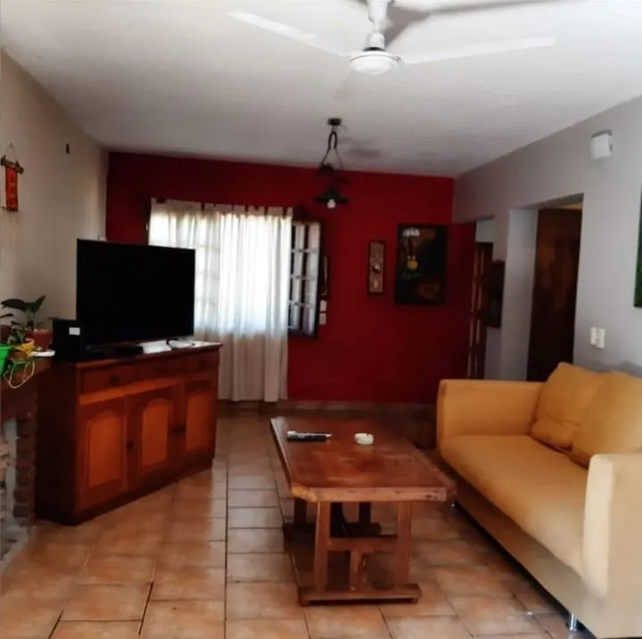 Amplia casa  cerca del centroPosadas