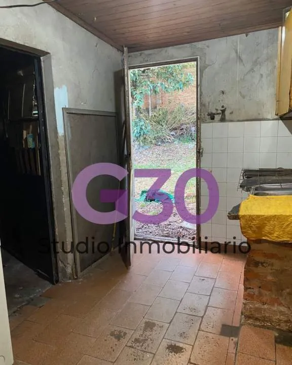 Amplia propiedad con casa a reciclar
