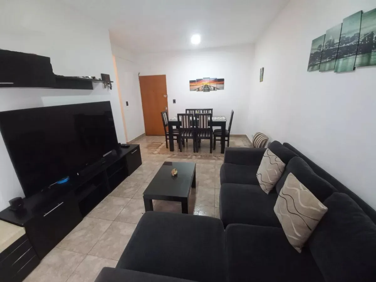 Tres Ambientes Con Cochera Y Balcón En Floresta