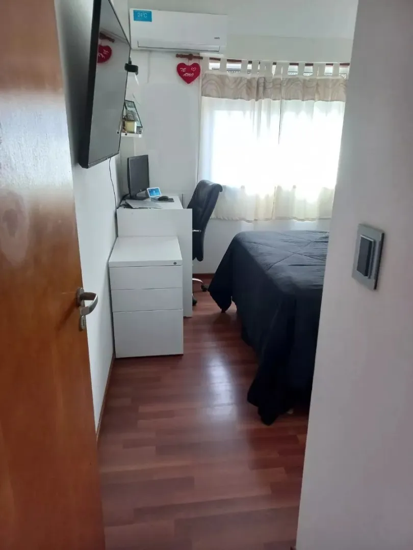 Tres Ambientes Con Cochera Y Balcón En Floresta