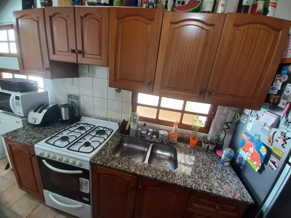 Tres Ambientes Con Cochera Y Balcón En Floresta