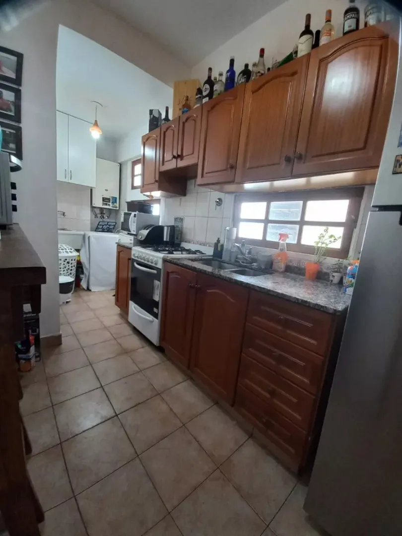 Tres Ambientes Con Cochera Y Balcón En Floresta