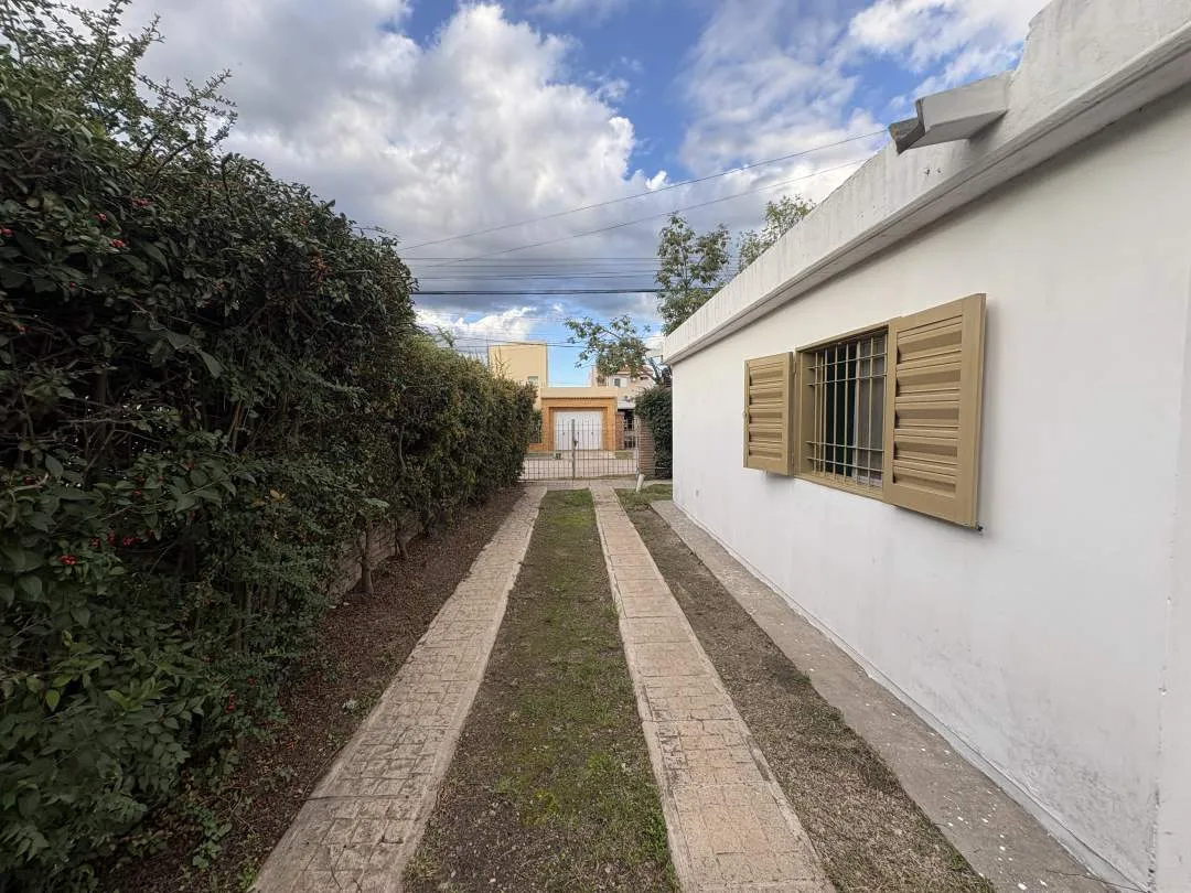 Casa. B° Los Eucaliptus. Juana Koslay