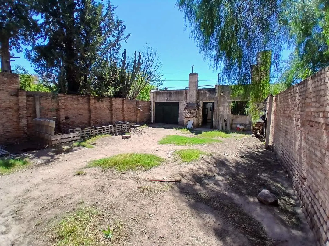 Alquiler. Casa 2 dormitorios. Carlos Pellegrini y Av. Sarmiento