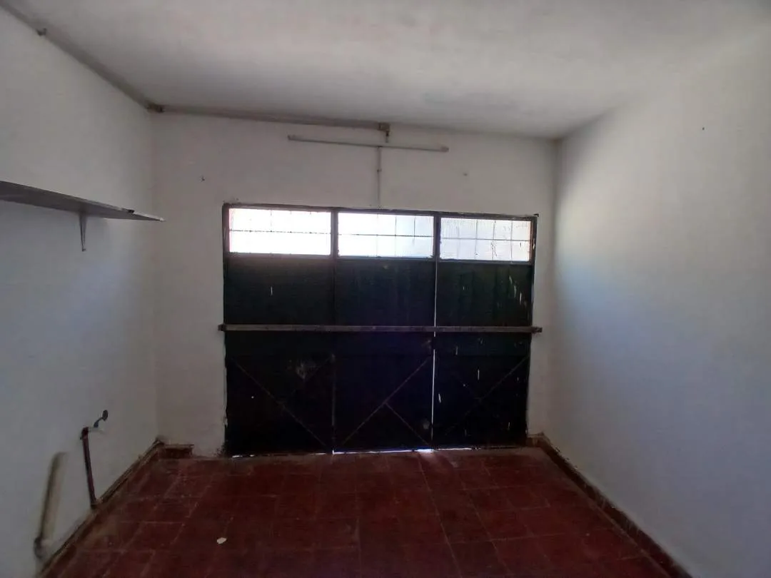 Alquiler. Casa 2 dormitorios. Carlos Pellegrini y Av. Sarmiento