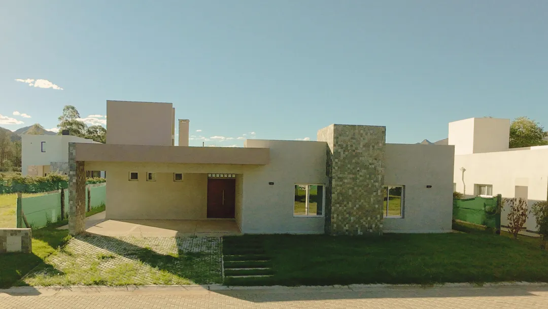 Casa. Barrio Chacras del Zorzal. Juana Koslay