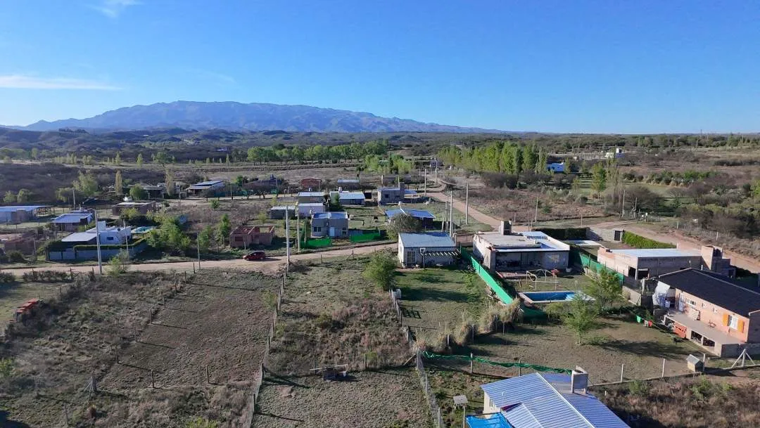 Terreno.  B° La Delfina. Los Puquios