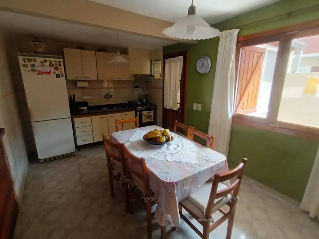 433 - TRIPLEX 3 DORMITORIOS , 2 BAÑOS